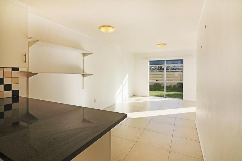 To Let 2 Bedroom Property for Rent in Beach Estate Western Cape